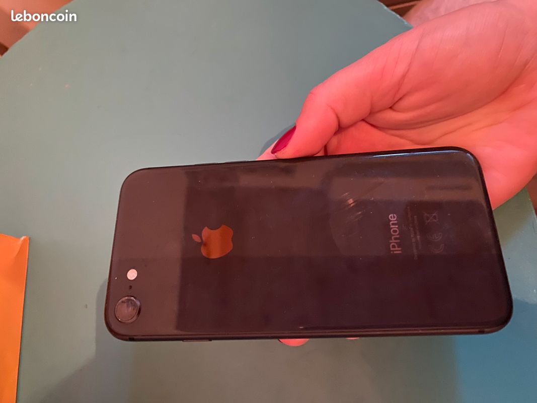 Iphone 8 (image 1)