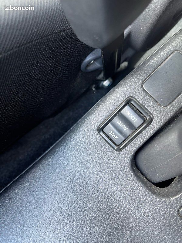 Suzuki SX4 2.0 DDIS 135 GLX 4X4 (image 9)