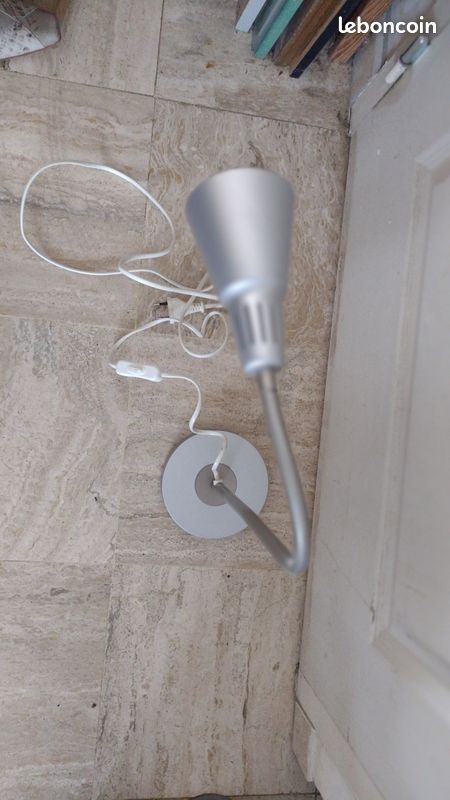 Lampe flexible en métal (image 3)