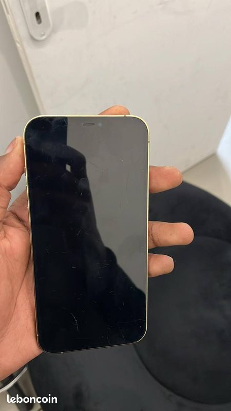 IPhone 12 (image 7)