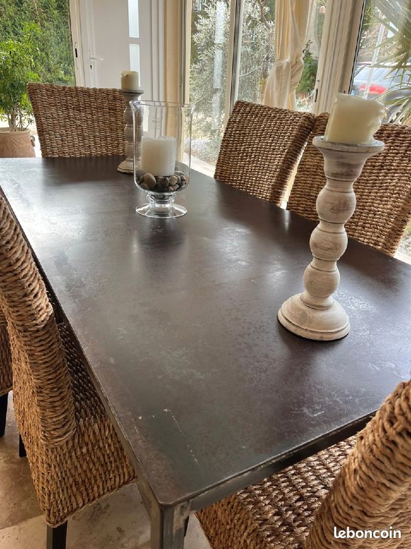 Table (image 3)