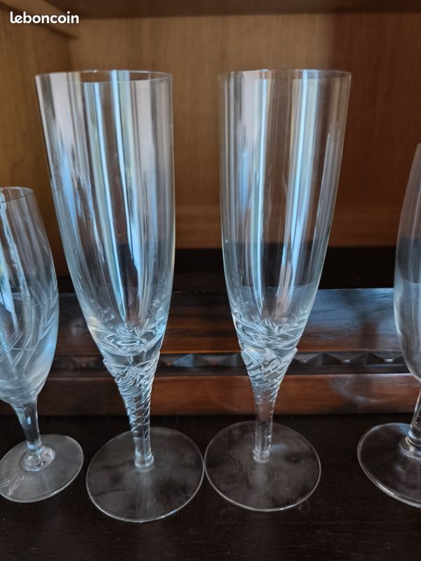 Lot 2 flutes (image 2)