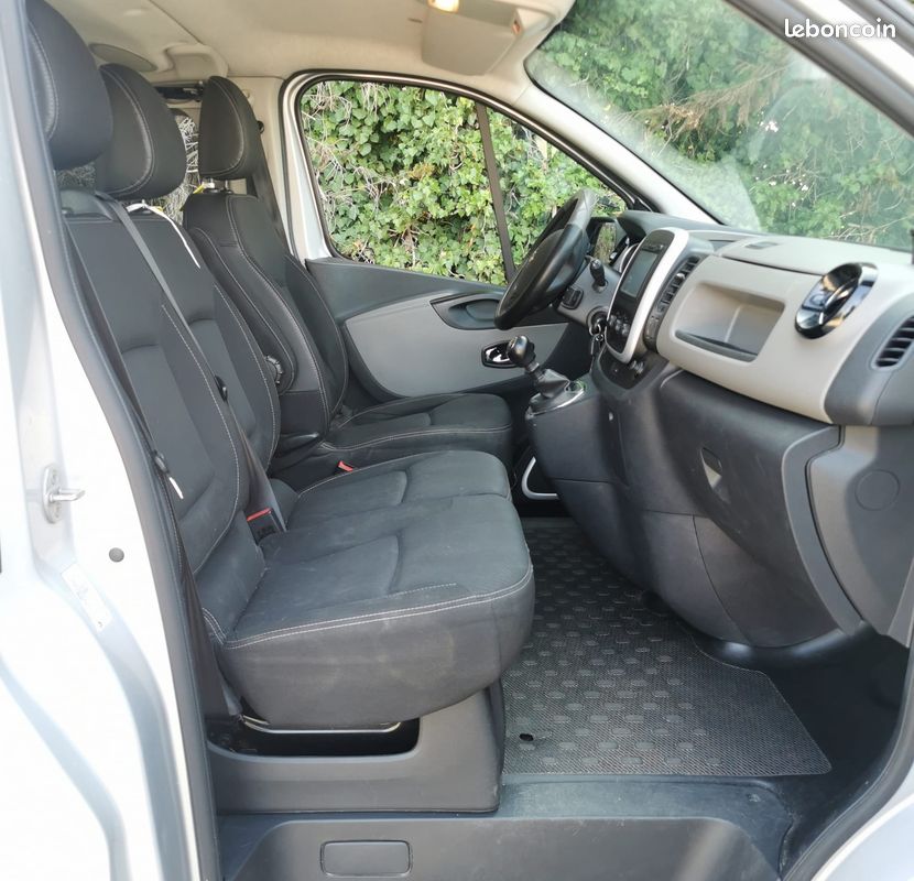Renault trafic 1.6 dci 115 ch 6 places 122900 km seulement (idem nissan primastar , opel vivaro , fiat talento ...) (image 4)