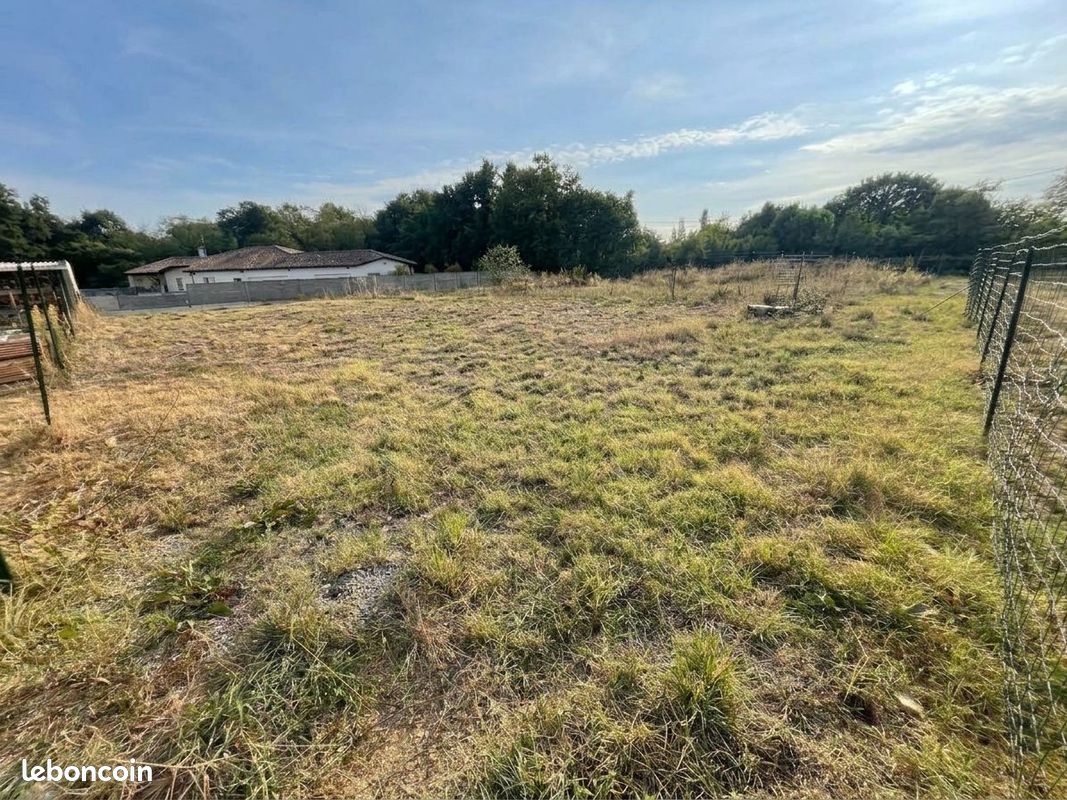 Terrain 465 m² · à Fronton · 465 m² · 86 110 €