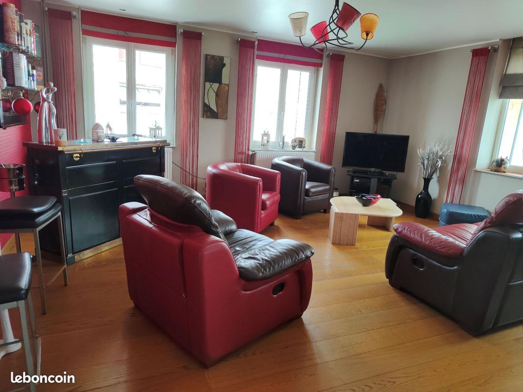 Maison 12 pièces 297 m² · à Étroeungt · 297 m² · 566 450 €