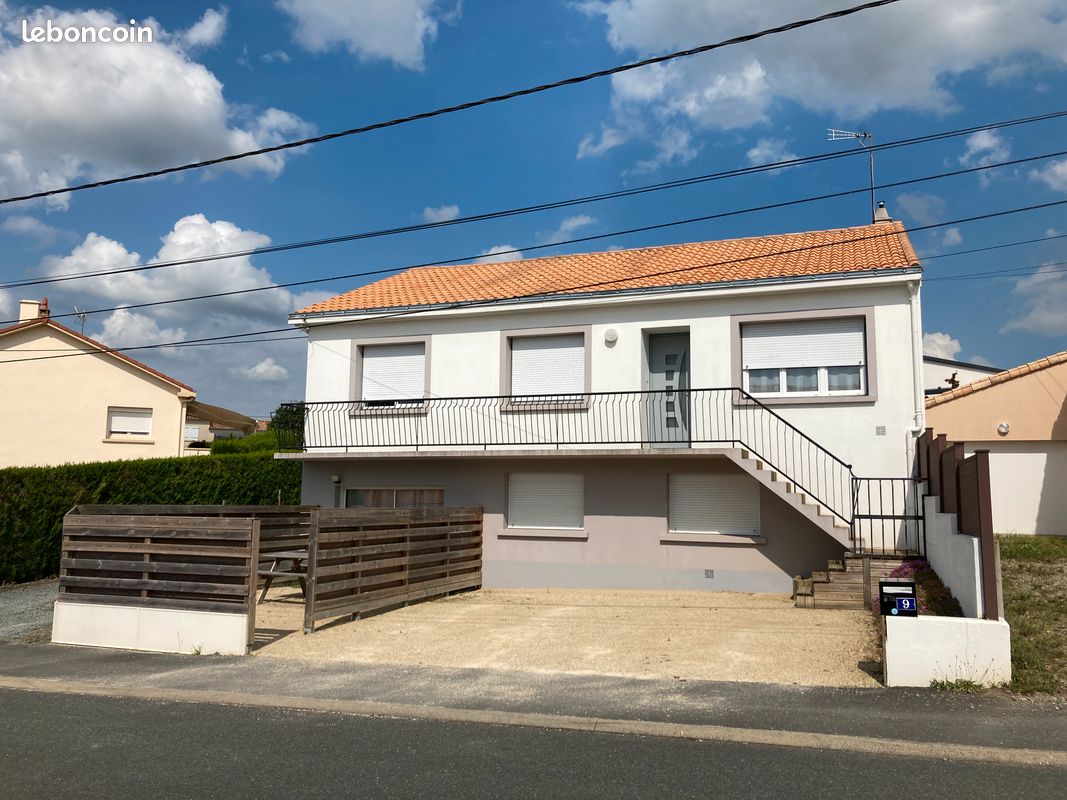 Maison 9 pièces 160 m² · à Les Herbiers · 160 m² · 359 000 €