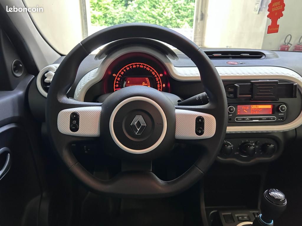 RENAULT TWINGO III 1.0 Sce 65ch LIFE phase 2 (Bluetooth + support tel) (image 11)