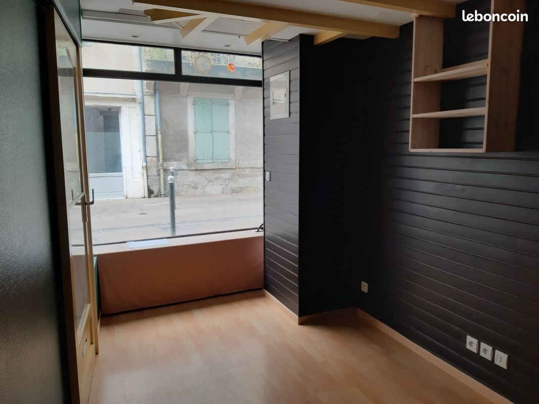 Local commercial 1 pièce 18 m² · à Labruguière · 18 m² · 250 €/mois