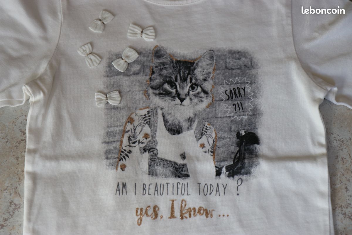 T shirt blanc avec motif chat (image 2)