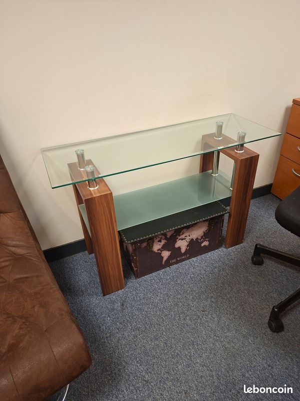 Console (image 1)