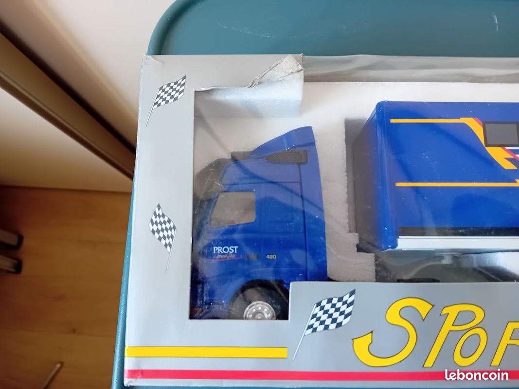 Semi-remorque Volvo FH12 Eligor 1/43 – Prost Peugeot 1998 – Réf 111326