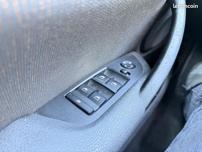 Bmw X1 (E84) SDRIVE18DA 143CH LOUNGE (image 14)