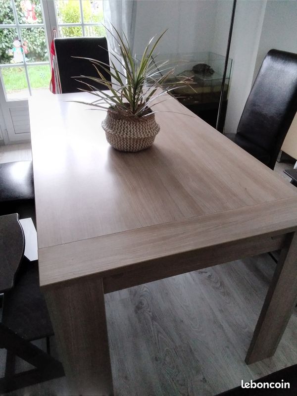 Table de séjour (image 3)