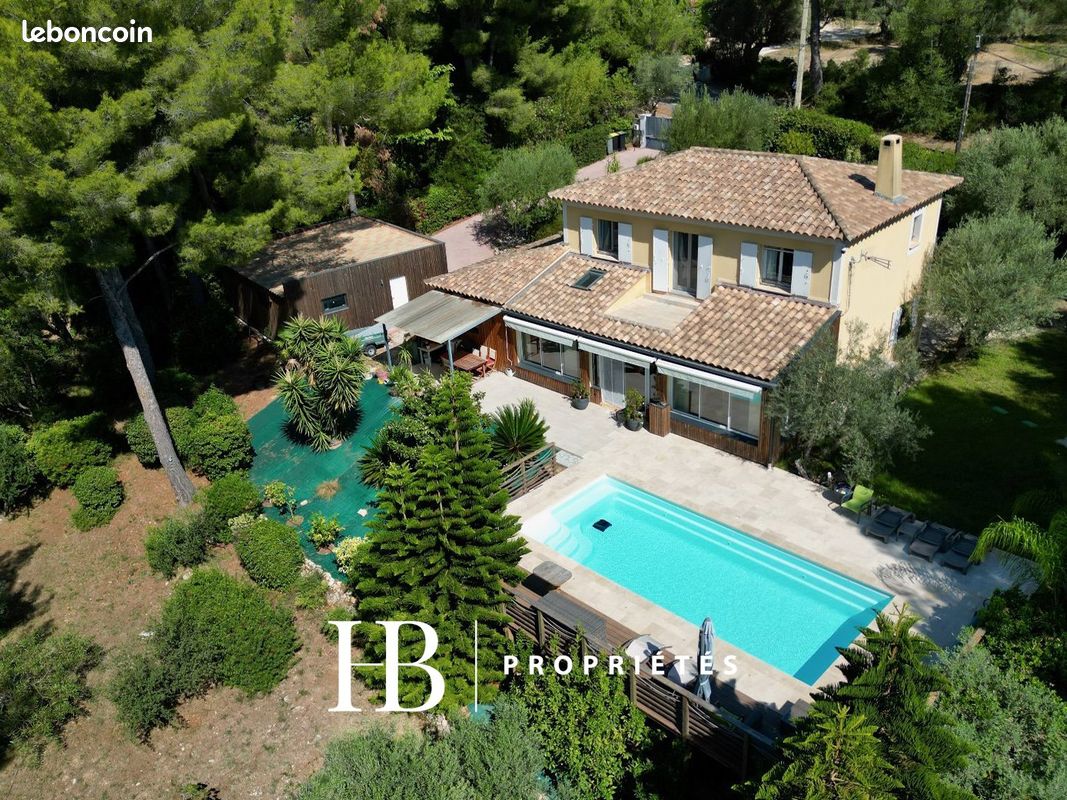 Maison 5 pièces 171 m² · à Sanary-sur-Mer · 171 m² · 1 254 000 €