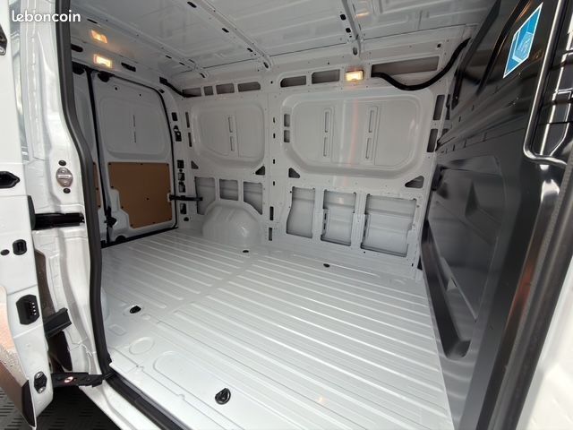 Renault MASTER 31650 HT FG L2H2 3T5 TR extra Blue dCi 170 auto (image 18)