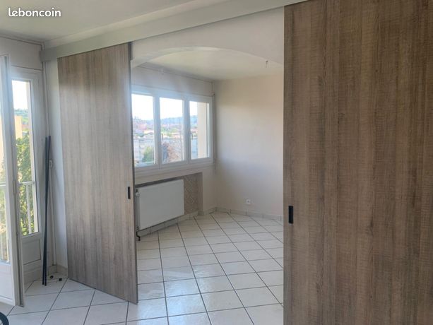 À Louer : Appartement Meublé à l'Hippodrome de Villars