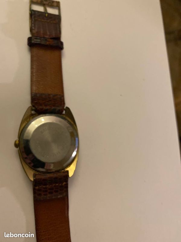 Montre Bracelet Homme KELTON Ancienne Dorée - Modèle Armachoc - Occasion
