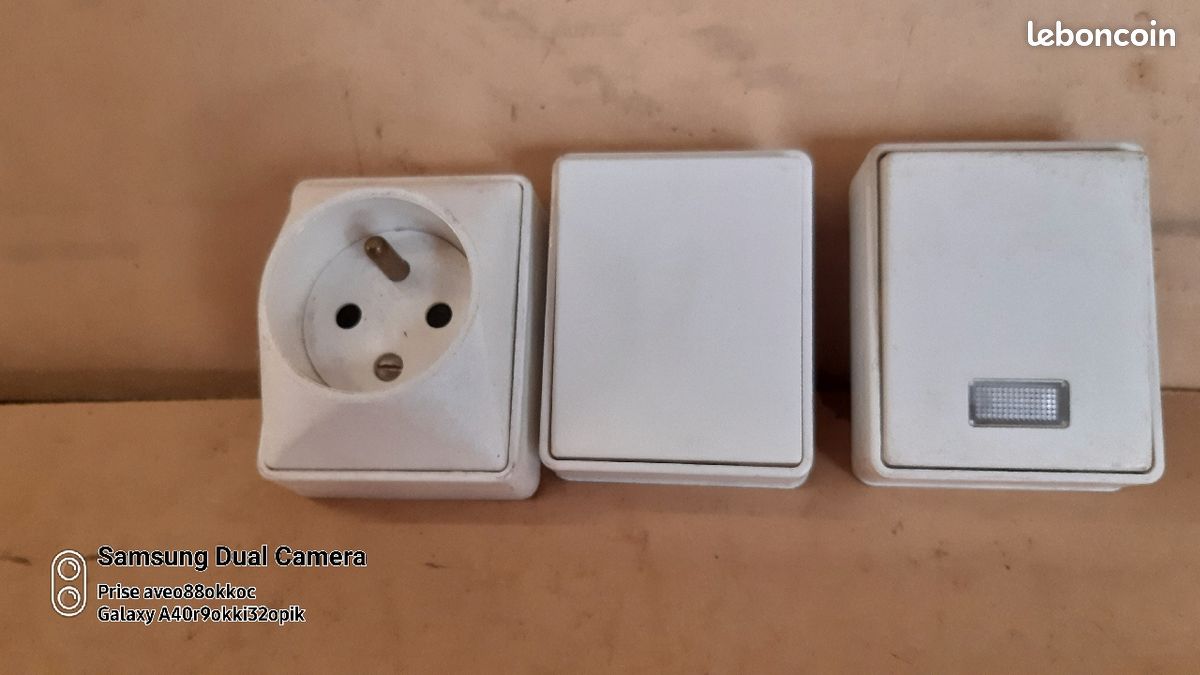 2 Va et vient donc un a voyant et une prise 16A (image 1)