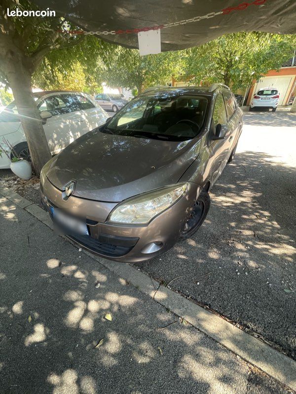 Megane 3 estate (image 1)