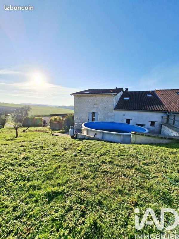 Maison 4 pièces 154 m² · à Aubeterre-sur-Dronne · 154 m² · 199 000 €