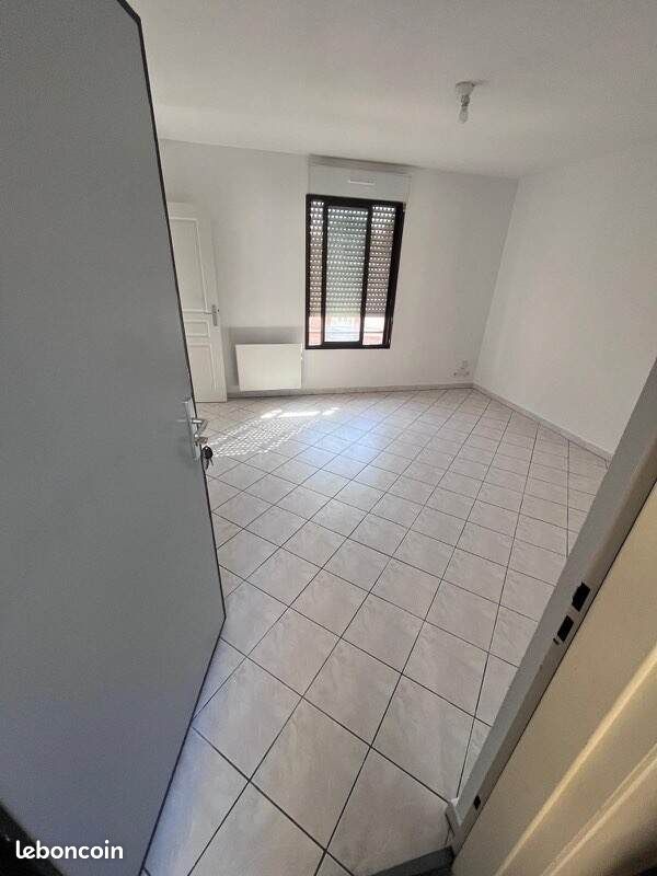 Appartement 1 pièce 24 m² · à Nîmes · 24 m² · 420 €