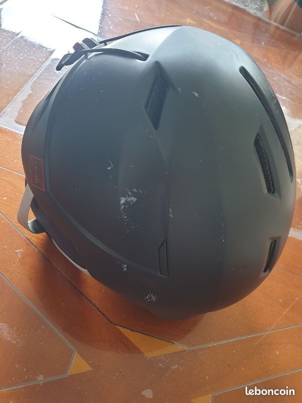 casque ski salomon eps 4d Brigade 2024 Pour Montagne Et Urbain Elite featuring a robust PC shell and EPS lining Casque Salomon Pioneer : un