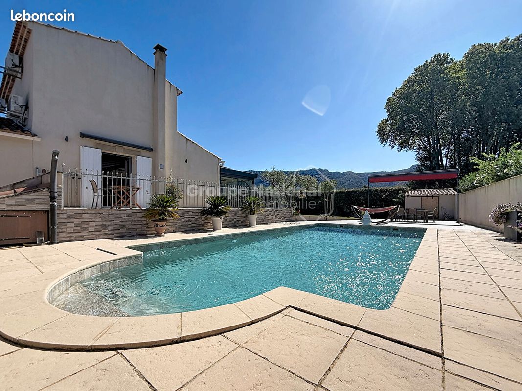 Maison 5 pièces 205 m² · à Taillades · 205 m² · 675 000 €