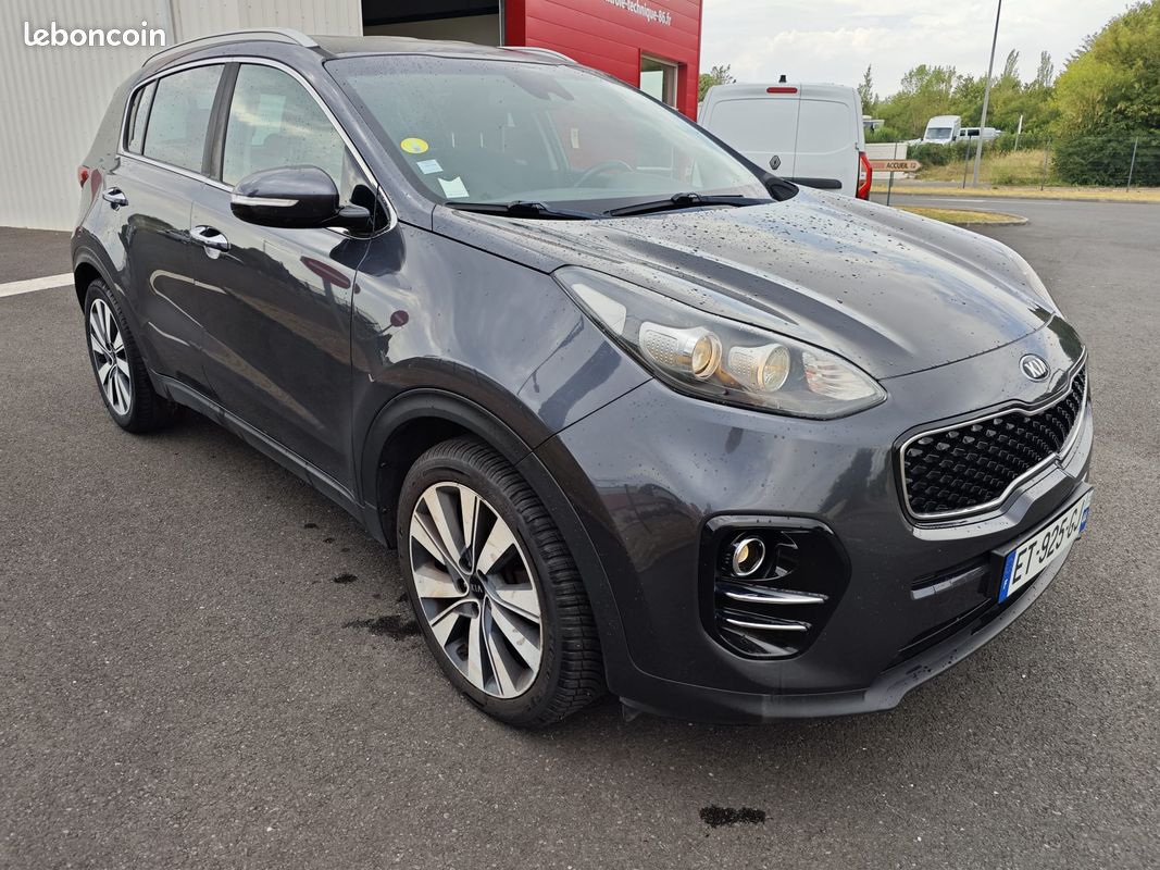KIA Sportage ANNÉE 2018 DIESEL 172000KM 1.7 115CV (image 8)