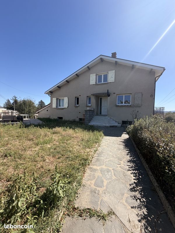 Maison 5 pièces 150 m² · à Roiffieux · 150 m² · 320 000 €