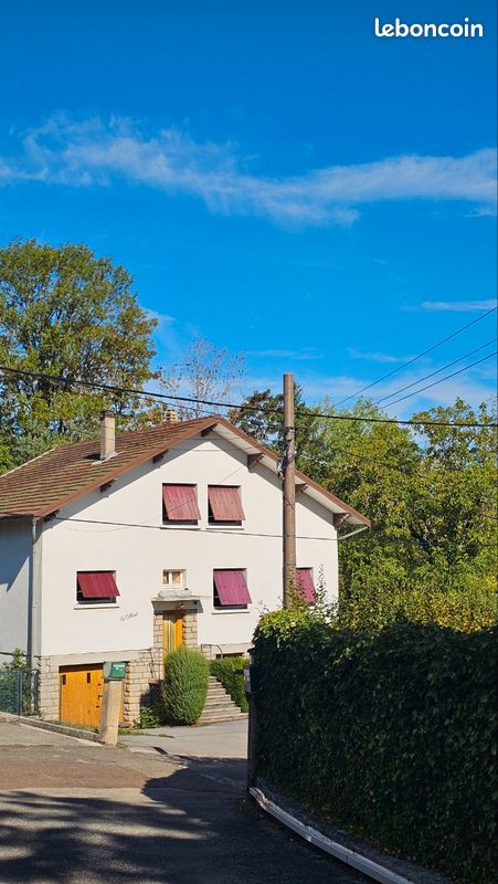 Maison 8 pièces 175 m² · à Lons-le-Saunier · 175 m² · 190 000 €