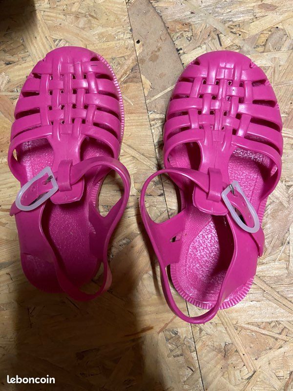 Chaussure plage rose taille 25 (image 1)
