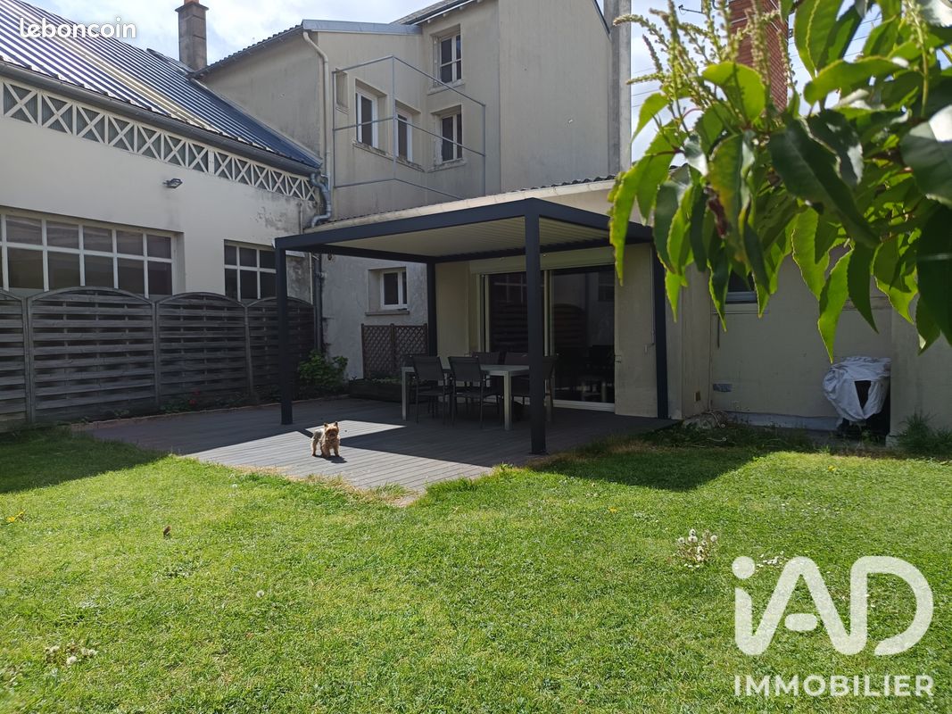 Immeuble 355 m² · à Loudun · 355 m² · 365 000 €