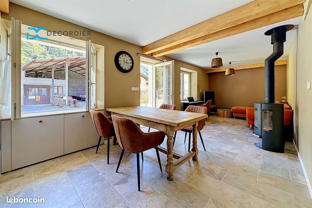 Maison 4 pièces 81 m² · à Orcier · 81 m² · 355 000 €