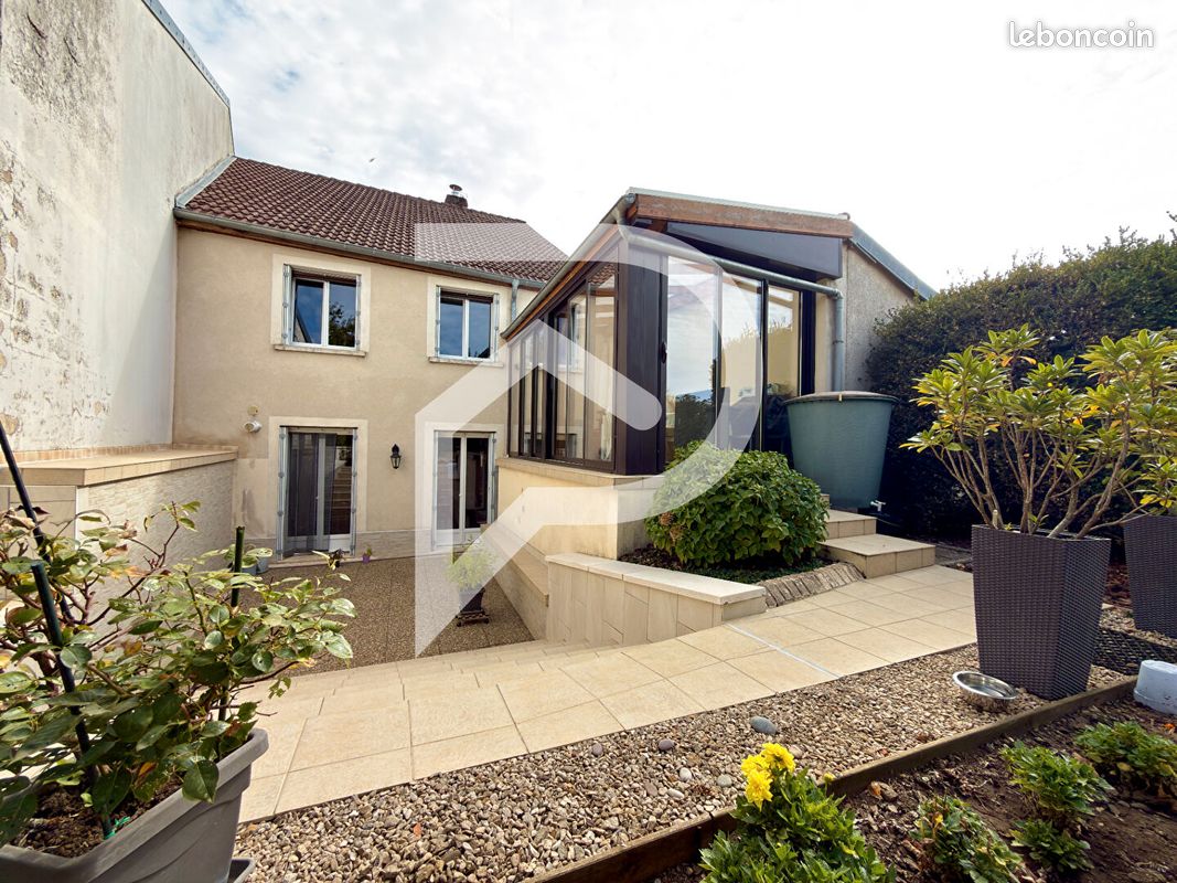 Maison 5 pièces 153 m² · à Champigny-lès-Langres · 153 m² · 186 000 €
