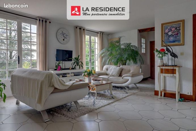 https://img.leboncoin.fr/api/v1/lbcpb1/images/c0/aa/aa/c0aaaae600e19530ae8430ce0c60bdf6e9b251fb.jpg?rule=ad-image