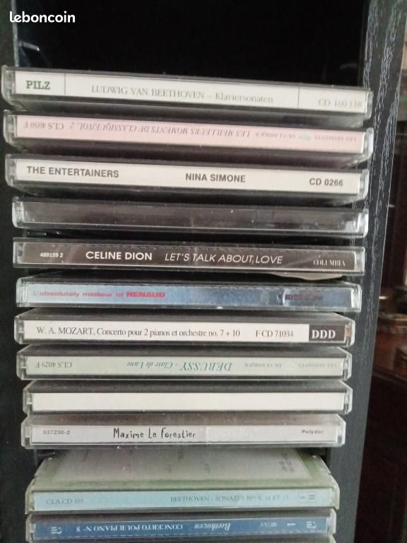 Lot CD avec meuble (image 3)