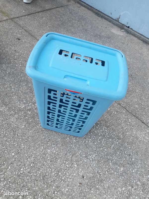 Vends poubelle a linge (image 1)