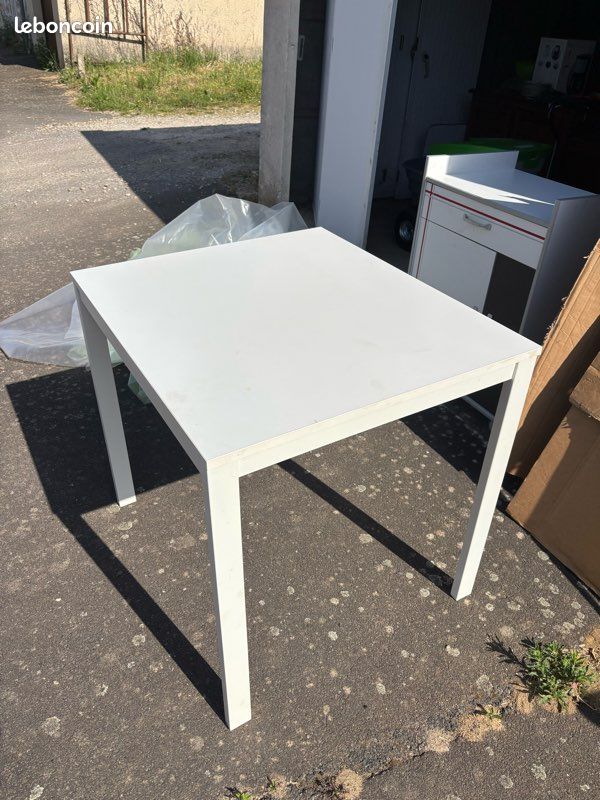 Table extensible IKEA VIHALS (image 1)