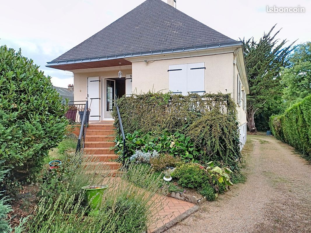Maison 6 pièces 174 m² · à Mûrs-Erigné · 174 m² · 342 500 €