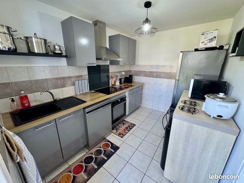 Appartement 3 pièces 81 m² · à Saint-Denis · 81 m² · 1 190 €/mois