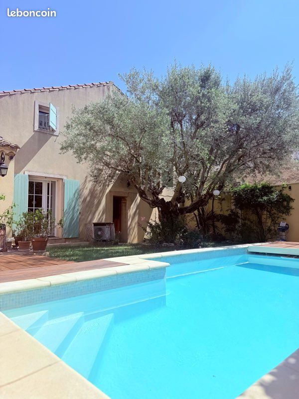 Maison 7 pièces 215 m² · à Générac · 215 m² · 449 000 €