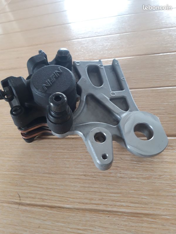Etrier arriere yamaha mt09 (image 2)