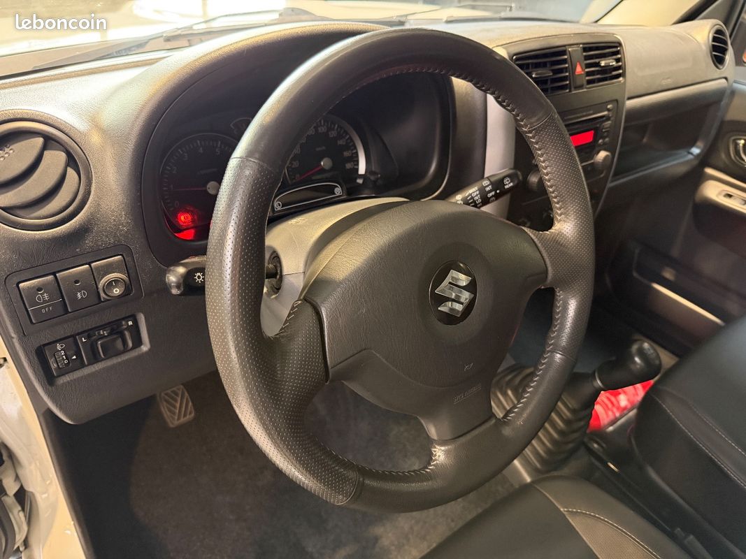 SUZUKI JIMNY 1,3L VVT 86Ch 4X4 3 PORTES 1ère MAIN (image 15)