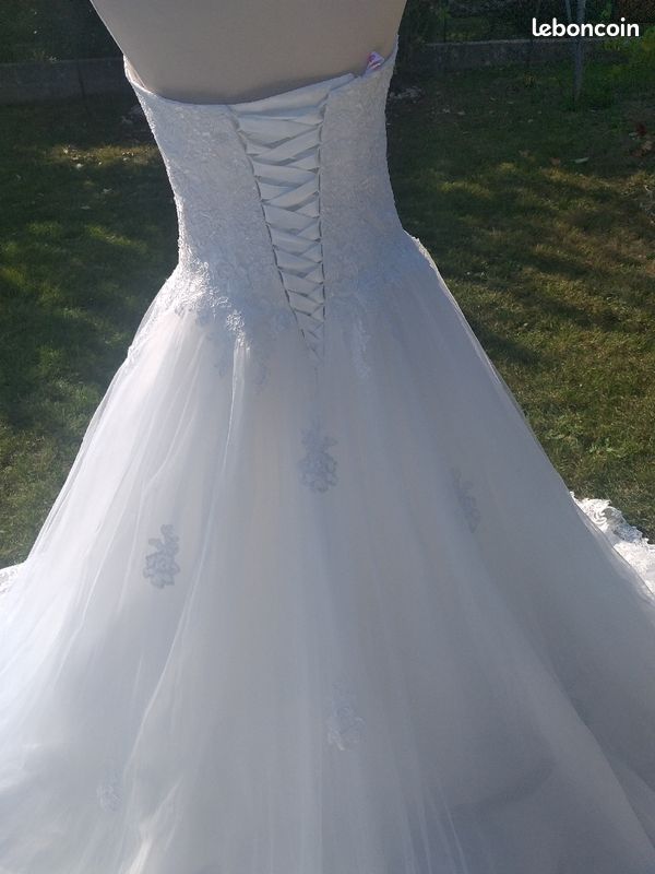 Robe de mariée grande taille (image 2)