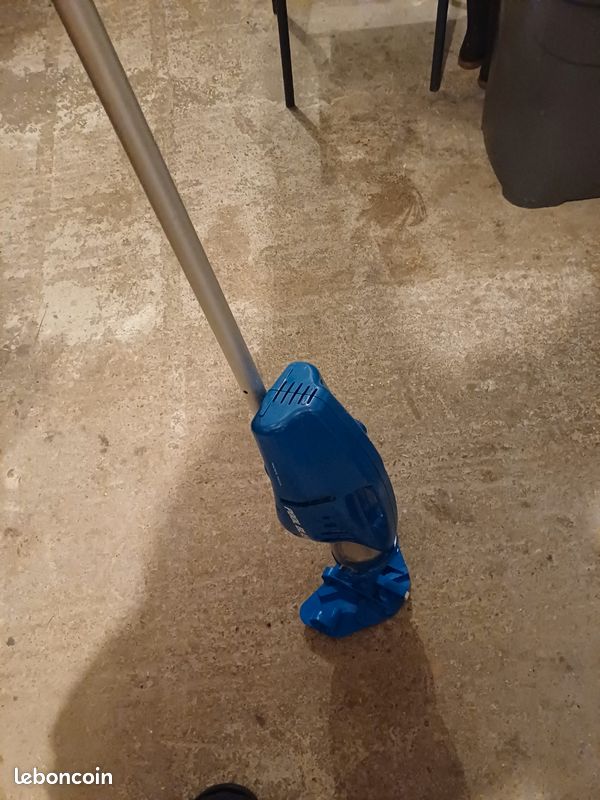Aspirateur piscine et spa Pool Blaster Max (image 2)