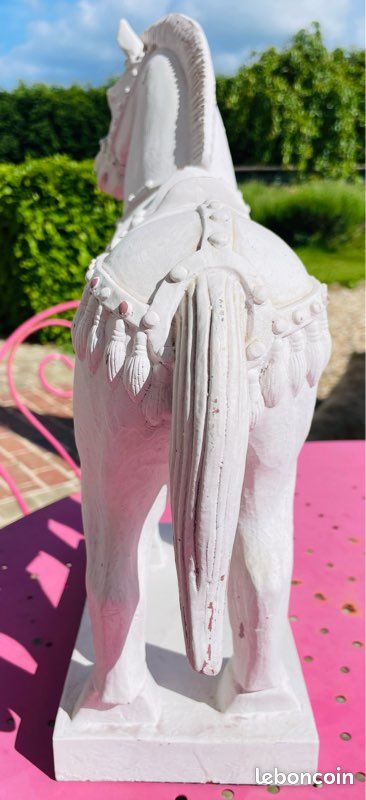 Cheval en bois peint (image 3)