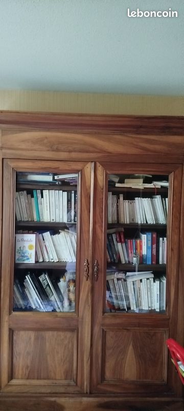 Bibliothèque ancienne (image 2)