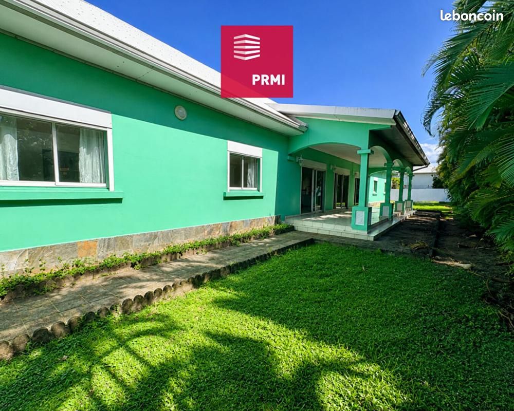Maison 9 pièces 300 m² · à Saint-Denis · 300 m² · 479 000 €