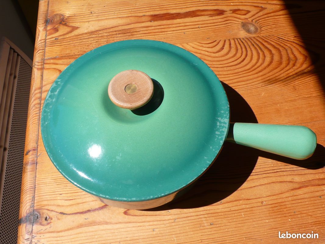 Casserole poêlon avec couvercle Le Creuset en fonte (image 1)