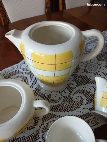 DUO DE TASSES à café anciennes + soucoupes Digoin Sarreguemines modèle
